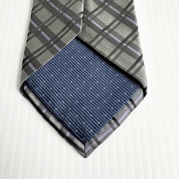 Saks Fifth Avenue 100% Silk Tie Gray Purple Geometric Stripes Made In USA - Picture 7 of 9